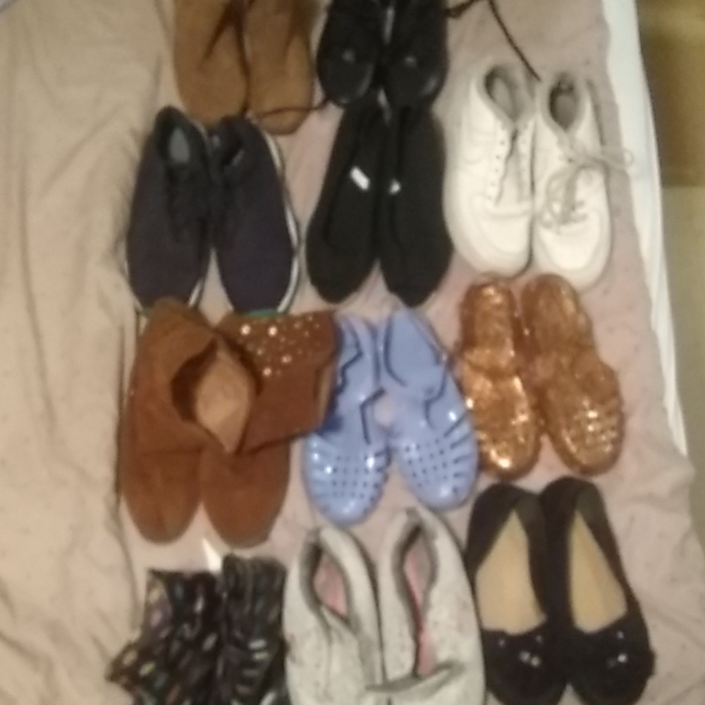 Shoes size 6 and 8